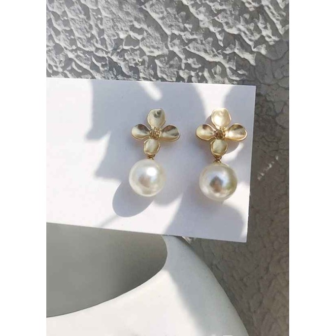 Clover and Pearl Drop Earrings