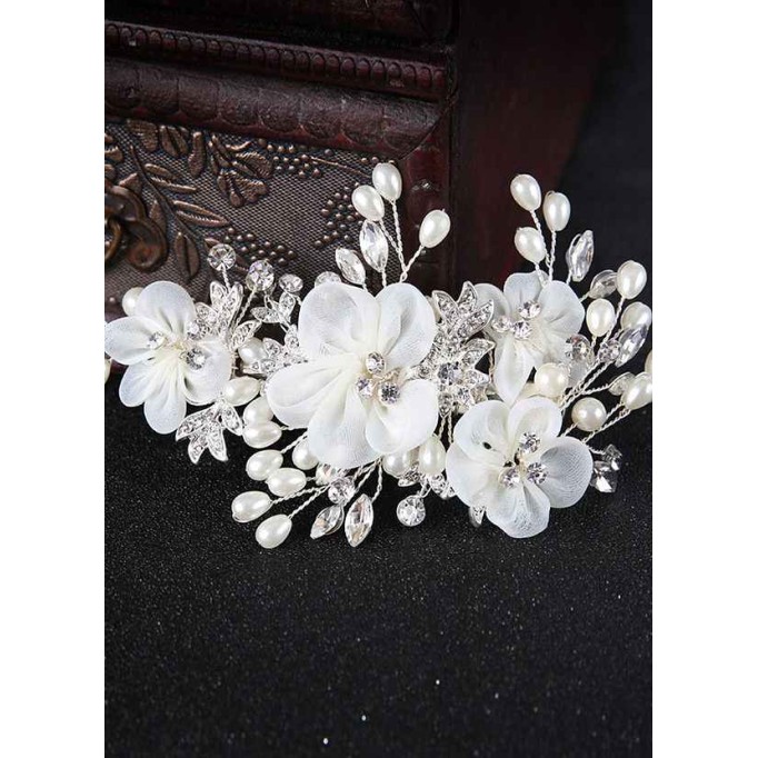 White Floral And Pearl Hairpins